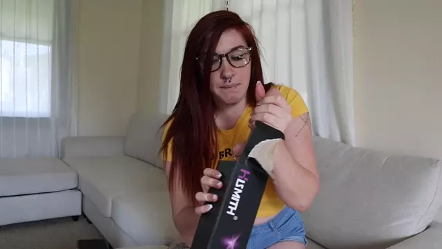 Poster: SavannahxSiren - Hismith Toy Unboxing -Handpicked Jerk-Off Instruction