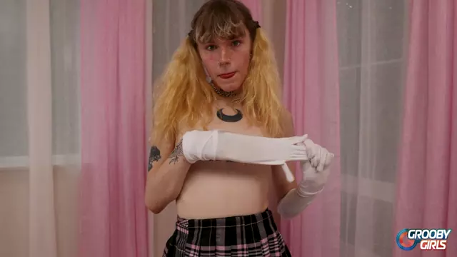 Poster: Bella Bunny - Bella Bunny Graduates HD