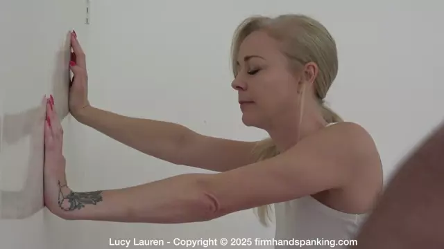 Poster: Lucy Lauren The Retreat-L