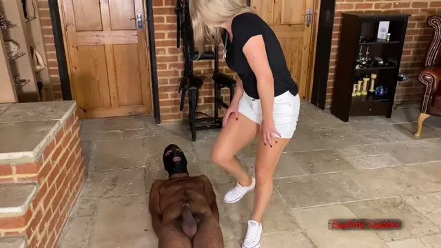 Poster: Sadistic Queens - Squishysax - Miss Courtney - Cruel Converse Crushing