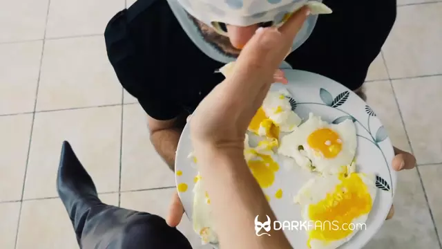 Poster: MAITRESSE BLANCHE - Missed Eggs