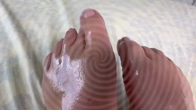 Poster: MistressMolly77 - Mistress Molly's Go Deep For Feet
