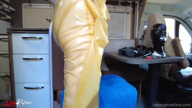 Poster: Transparent rubber head to toe - indoors