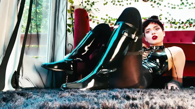 Poster: EnchantrixV - Tormenting My Hunter Boot Slut -Handpicked Jerk-Off Instruction