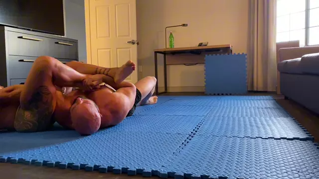 Poster: Foxxysqueeze - Tapered Physique Vs Scott Wrestling Punishment Bundle
