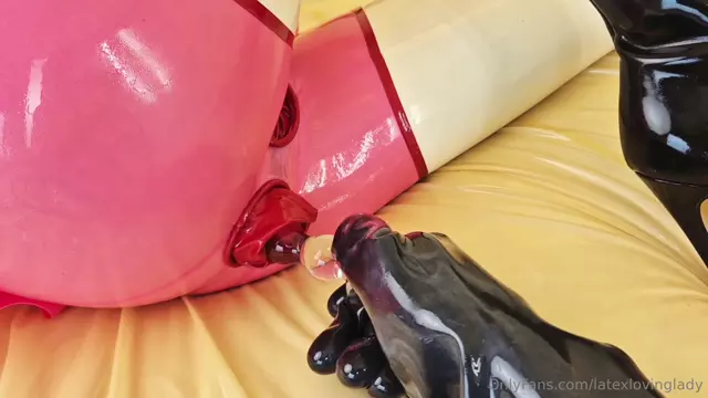 Poster: Latexlovinglady - Eager cock in my latex-condomed rear!