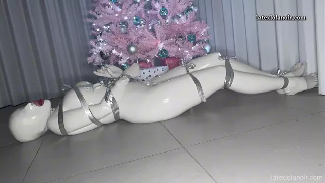 Poster: LatexLolaNoir - Dreaming of a White Christmas