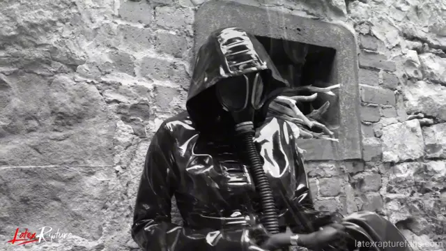 Poster: Gas Masking In The Mine